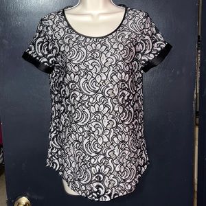 Express romantic, feminine black and white lace look blouse. Sz XS.